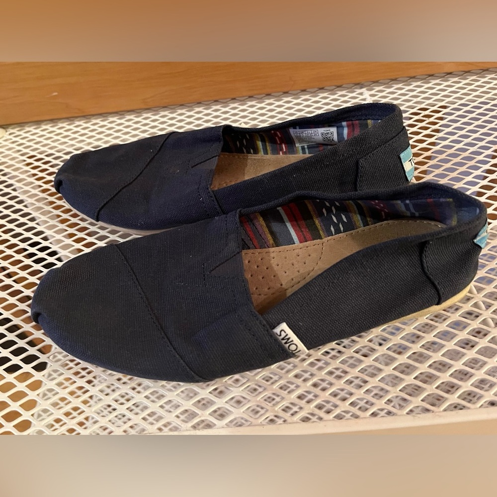 TOMS Women's Navy Slip-On Shoes